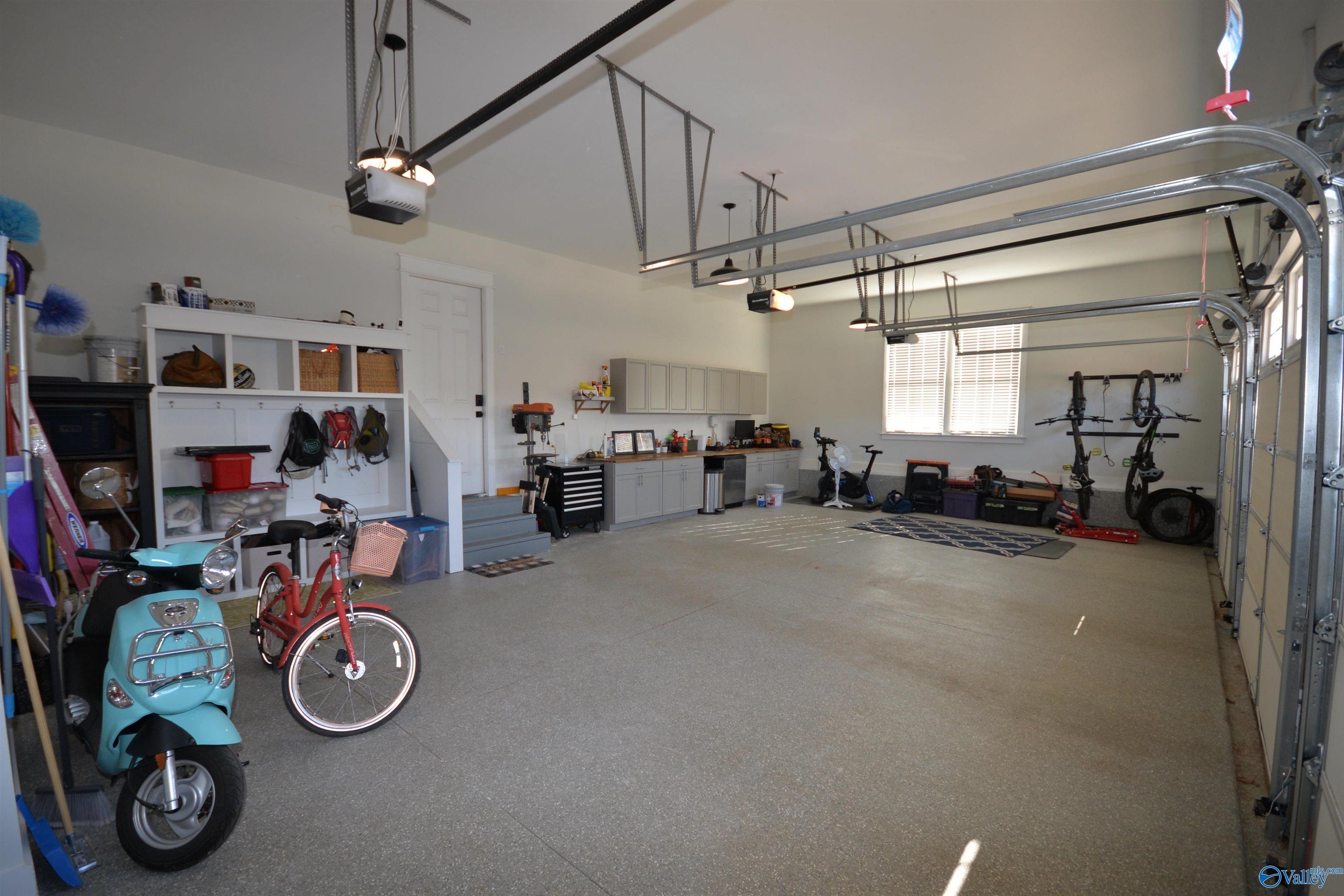 109 Hillcrest Avenue NW