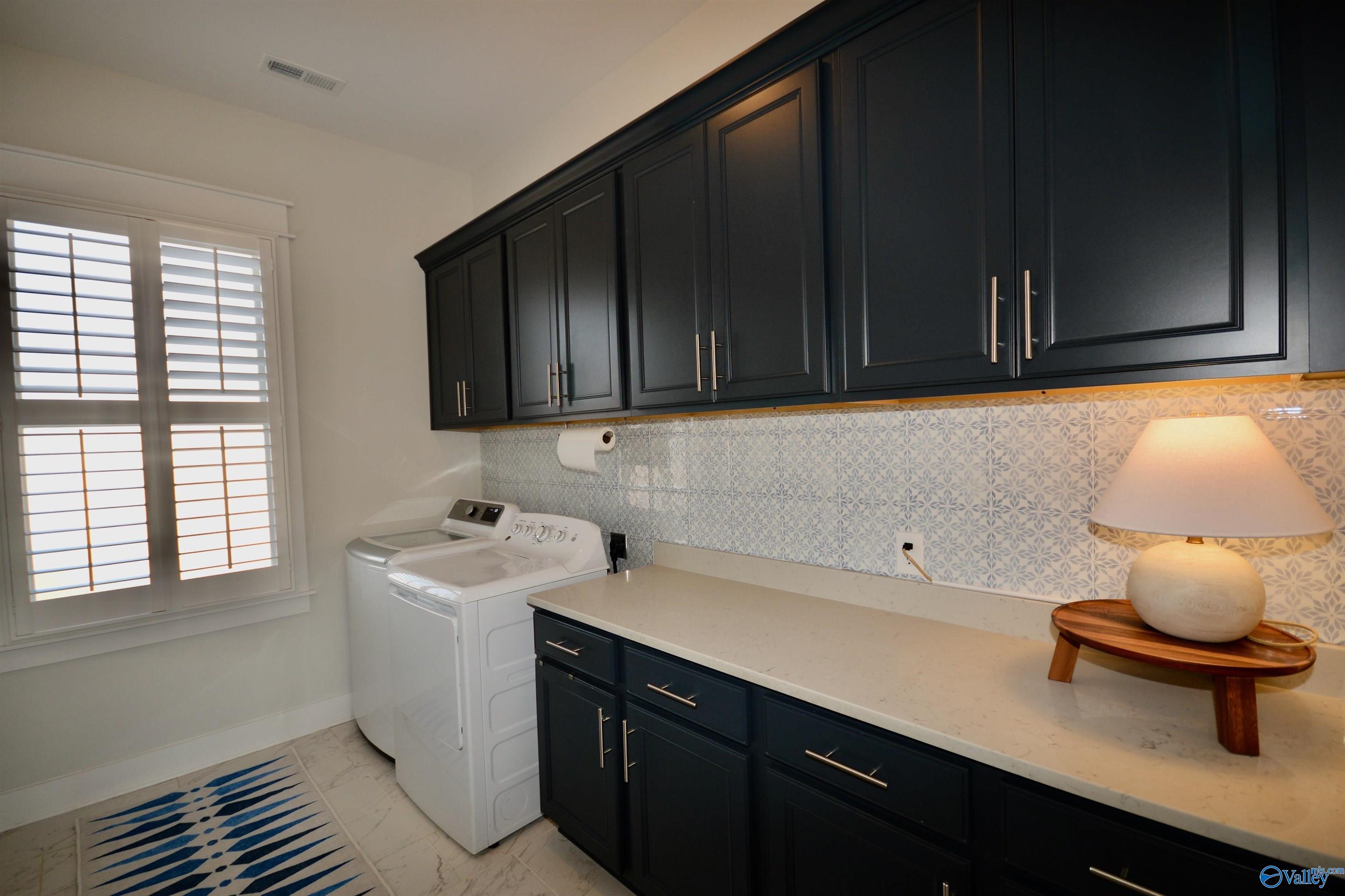 109 Hillcrest Avenue NW