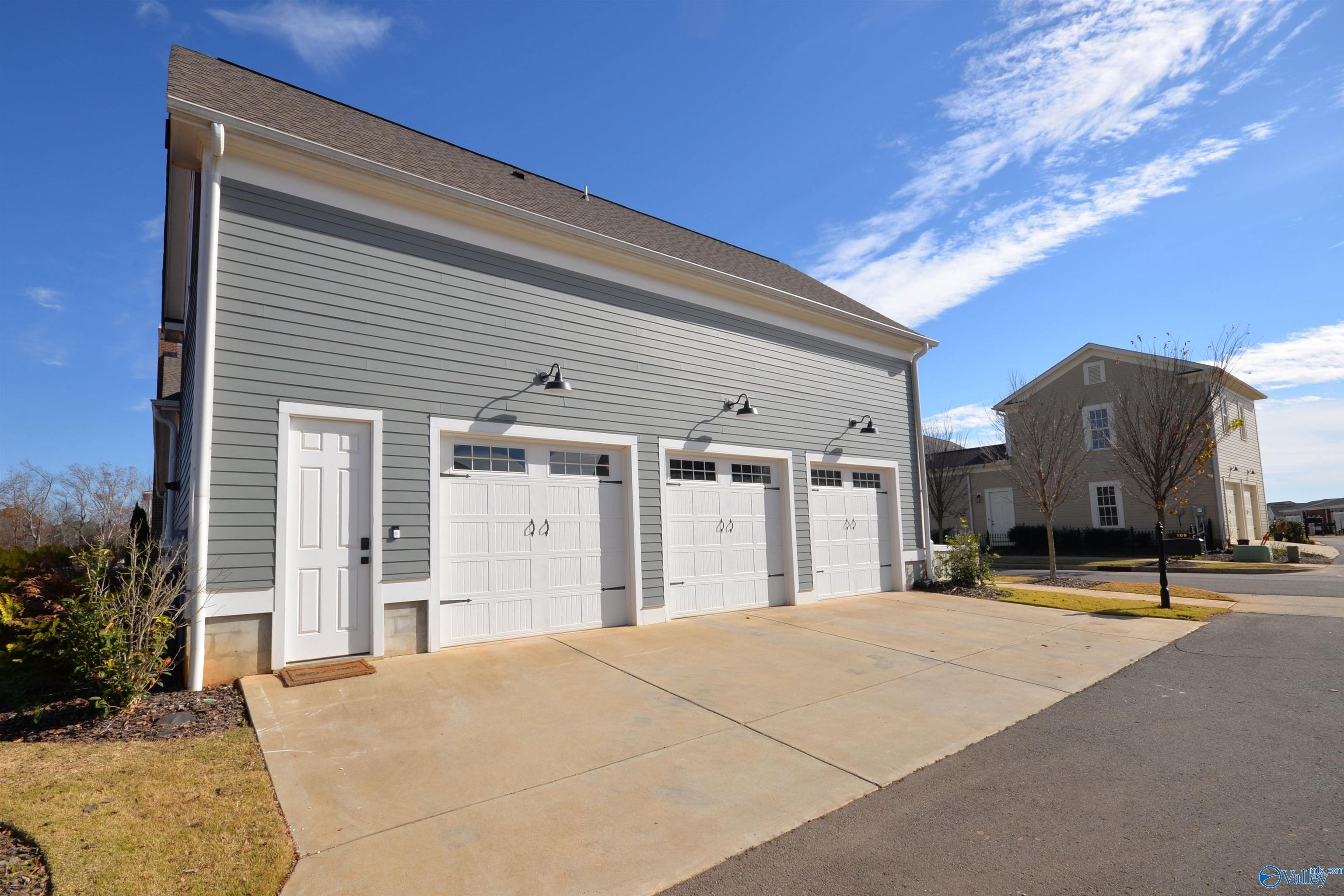 109 Hillcrest Avenue NW