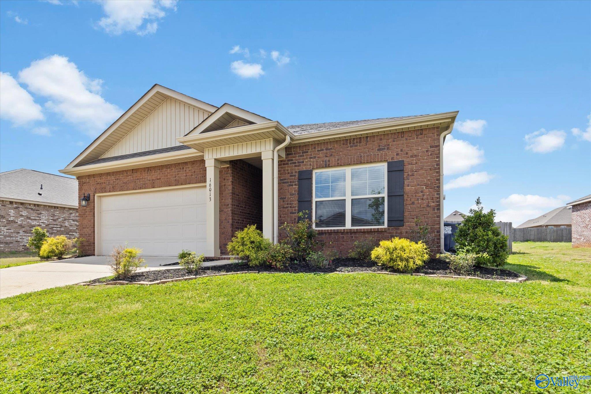 16013 Glenncrest Lane NW