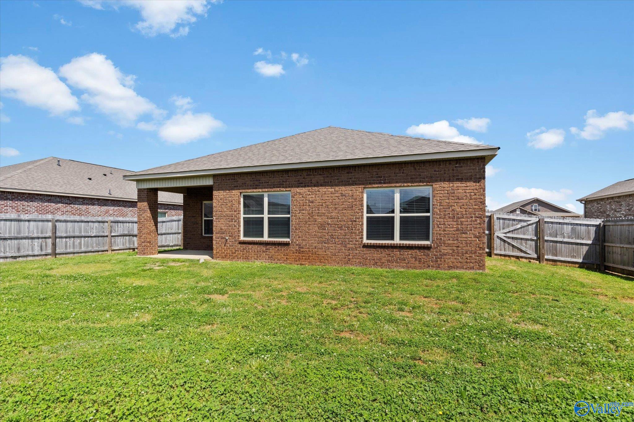 16013 Glenncrest Lane NW