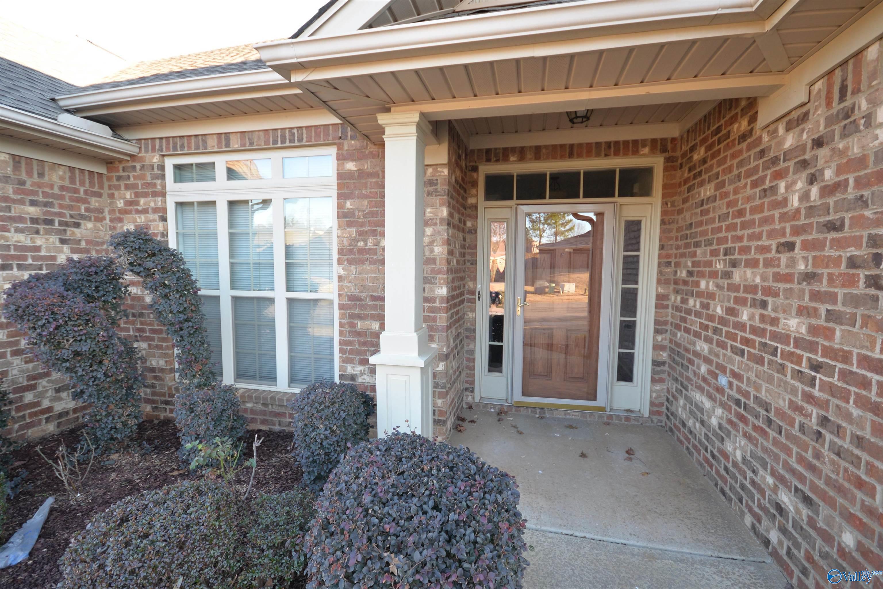 124 Winding Creek Road NW