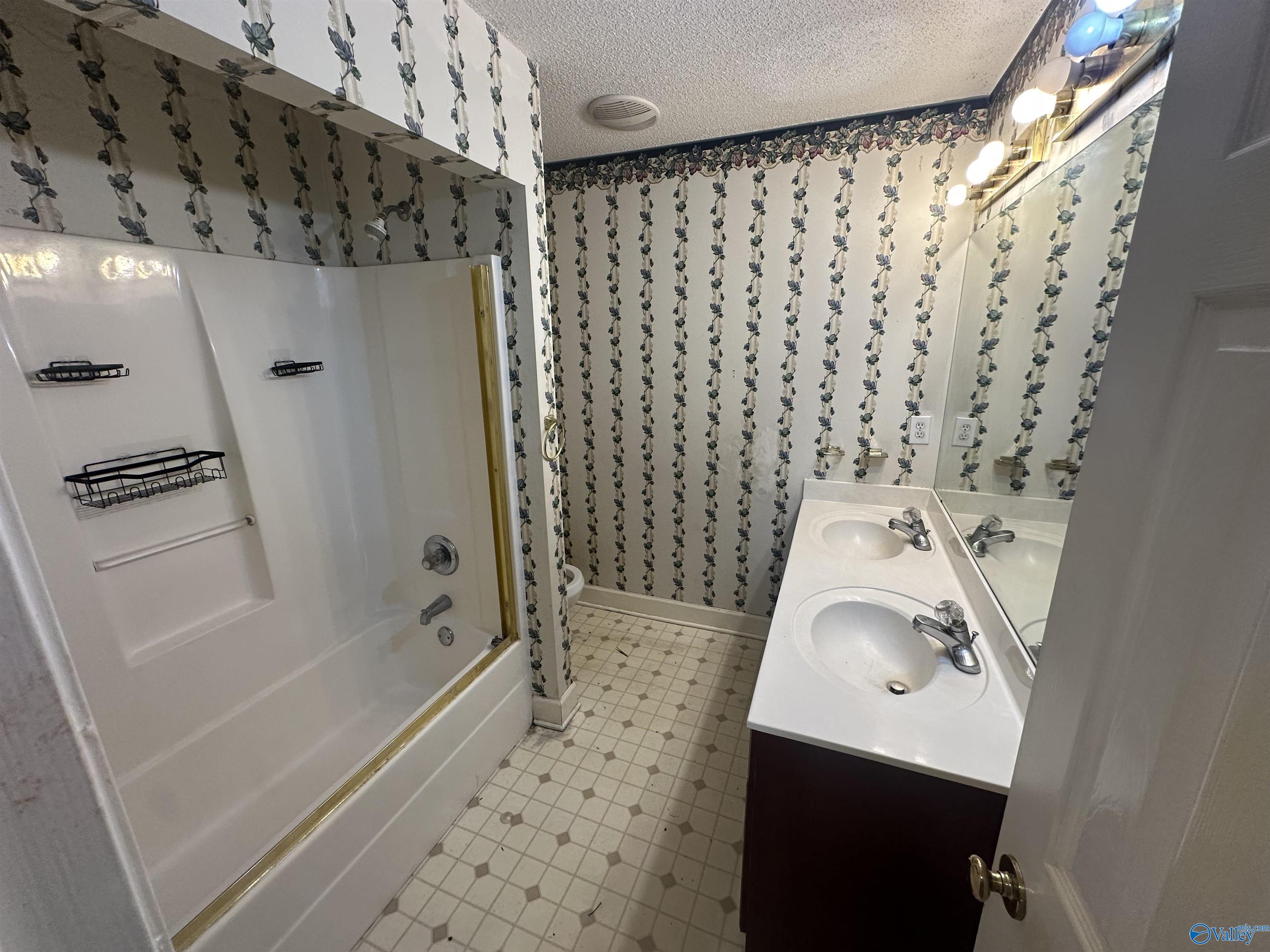 114 Silverleaf Drive