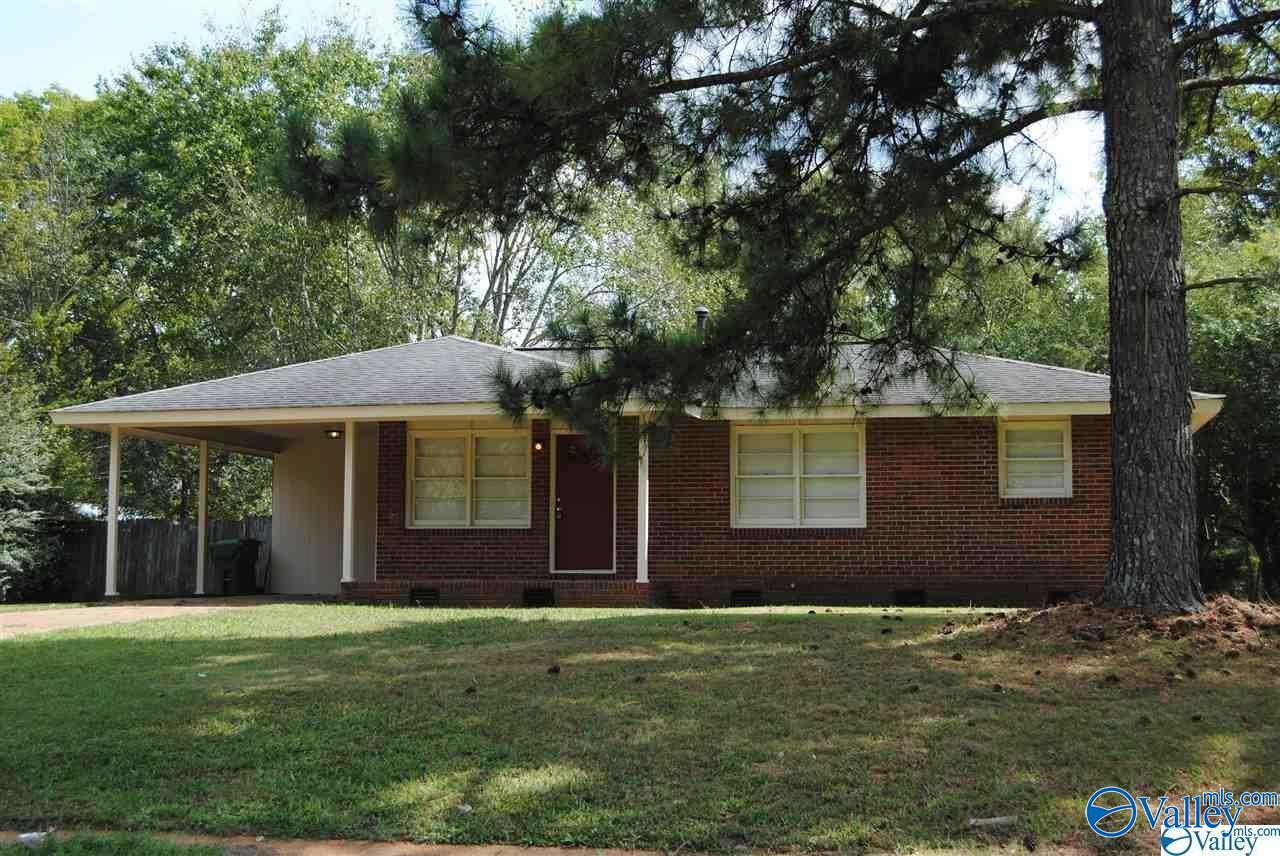 2208 Glen Iris Circle NW