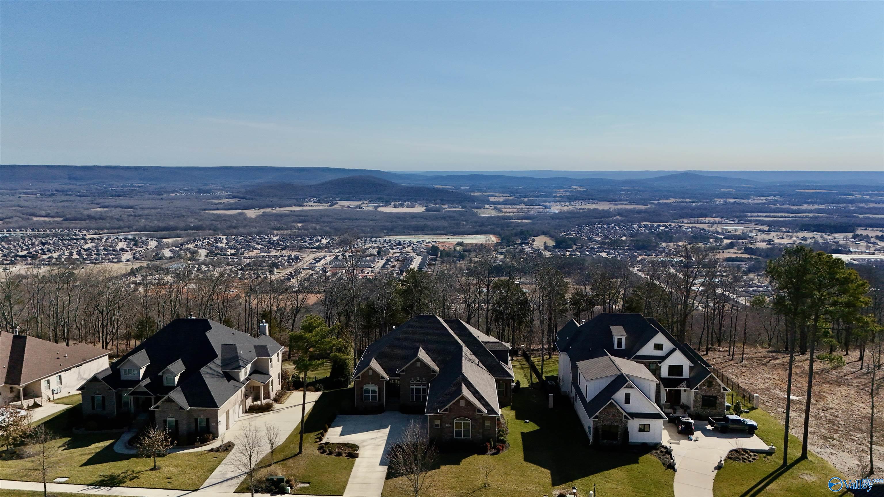 25 Ridge Bluff Circle SE