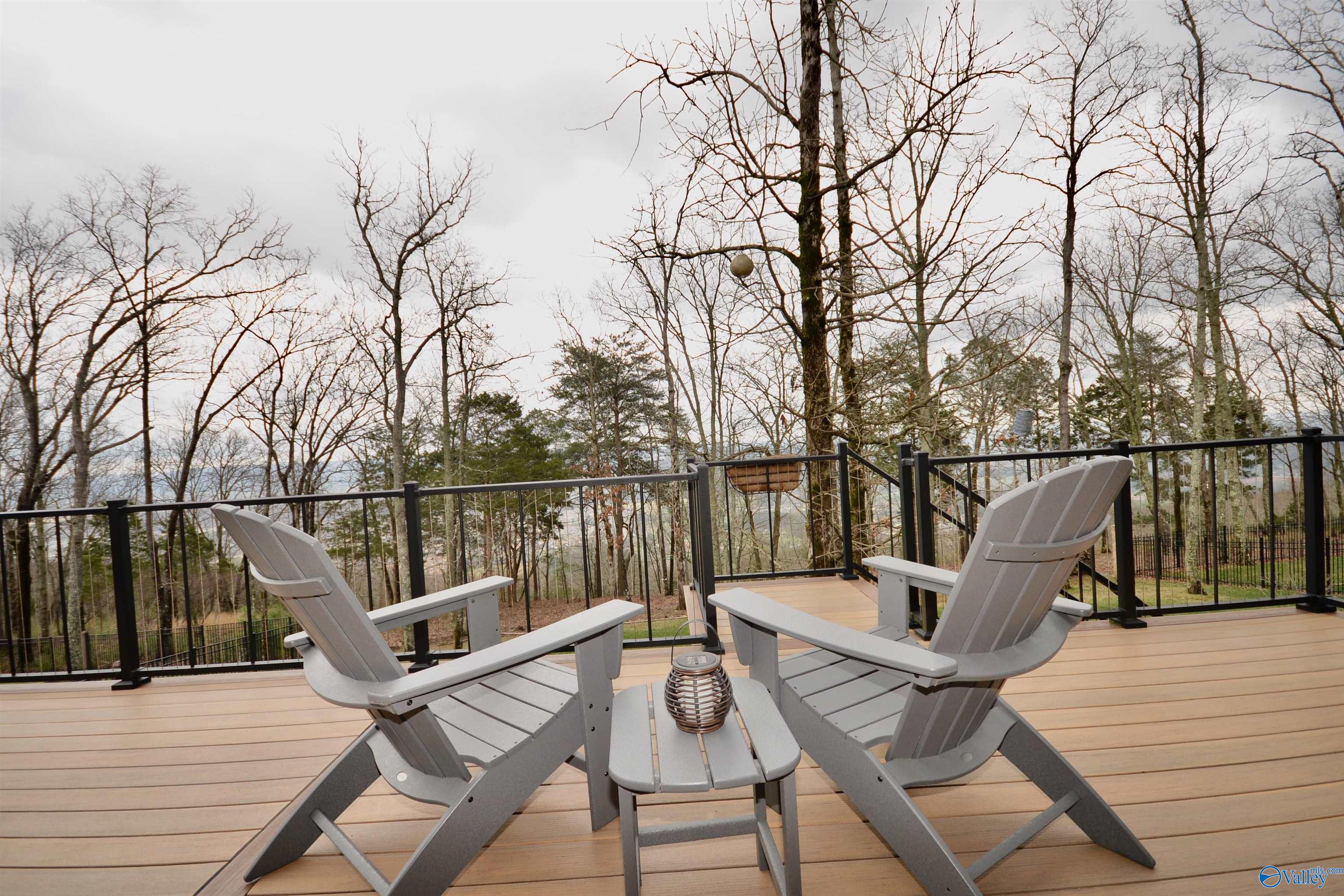 25 Ridge Bluff Circle SE