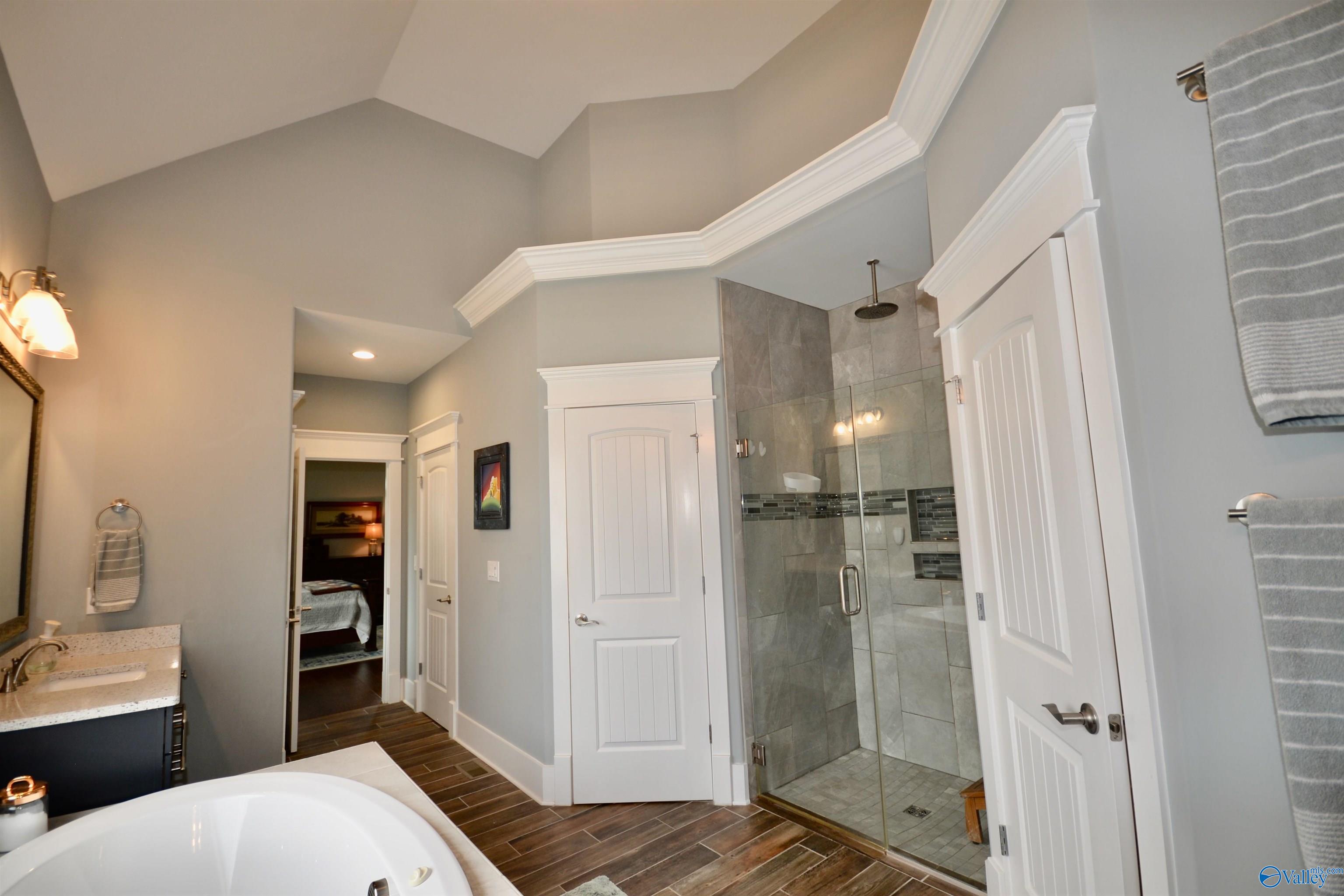 25 Ridge Bluff Circle SE