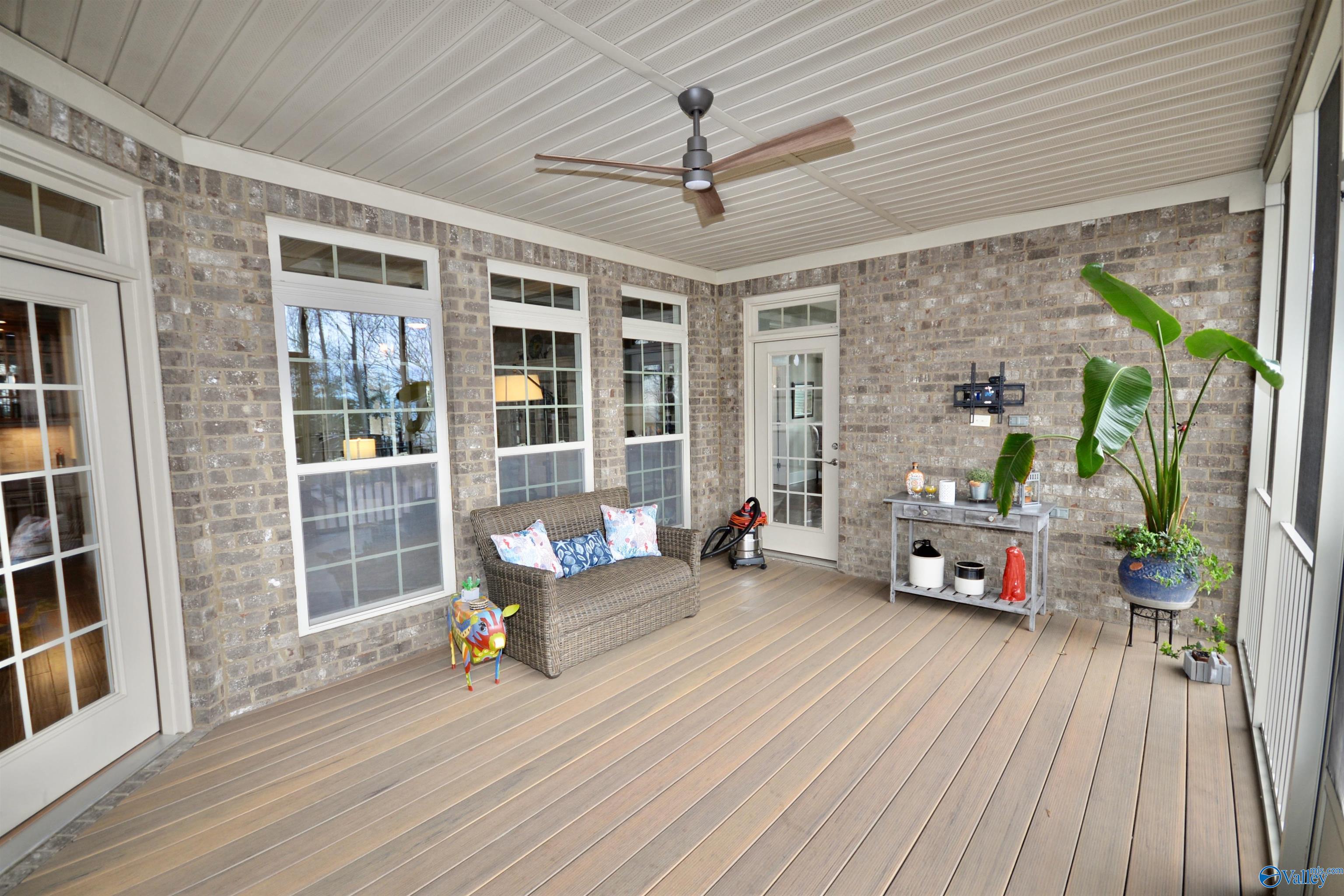 25 Ridge Bluff Circle SE