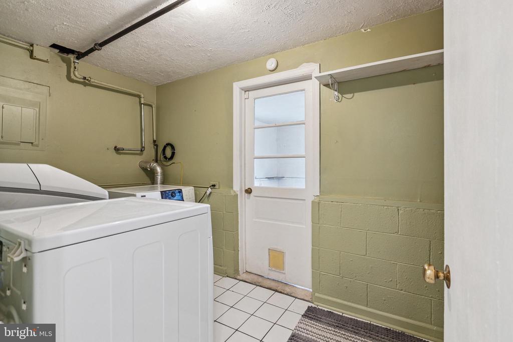 2108 PEACHTREE DRIVE