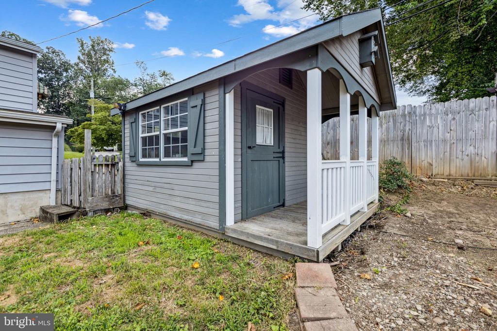 2108 PEACHTREE DRIVE