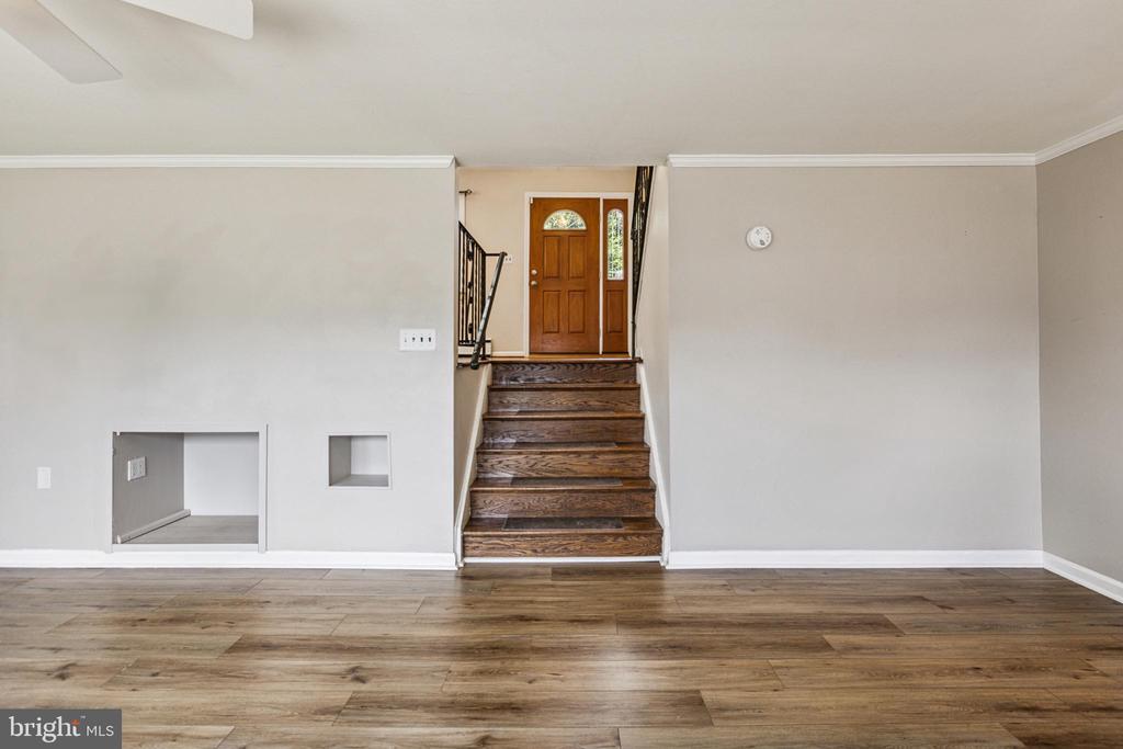 2108 PEACHTREE DRIVE