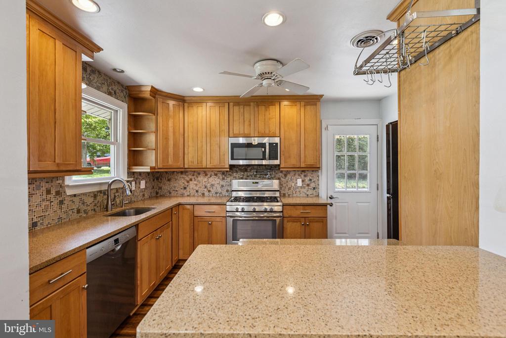 2108 PEACHTREE DRIVE