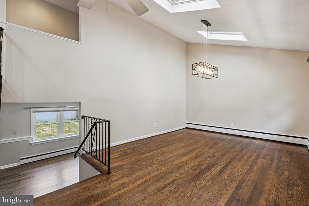 2108 PEACHTREE DRIVE