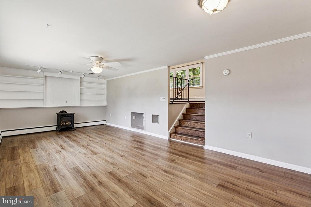 2108 PEACHTREE DRIVE