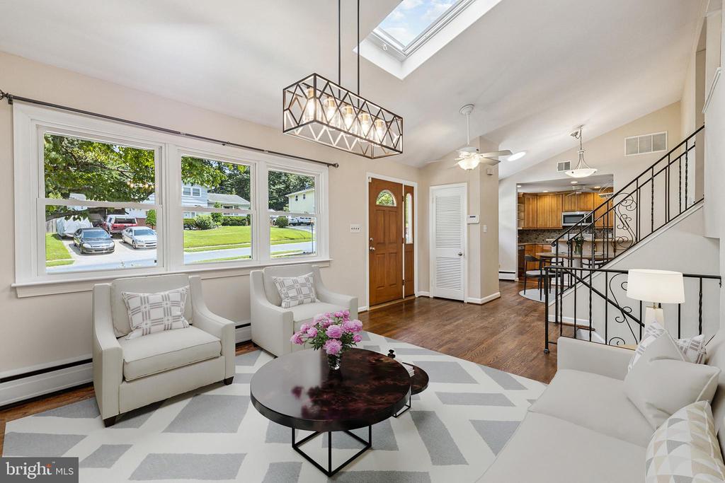 2108 PEACHTREE DRIVE