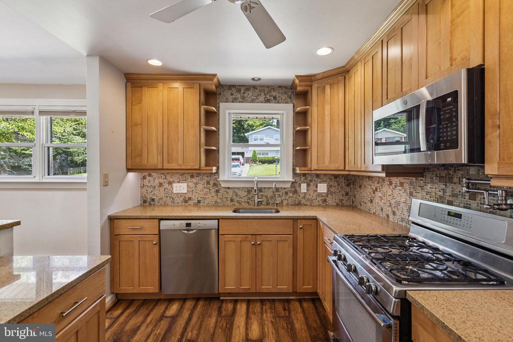2108 PEACHTREE DRIVE