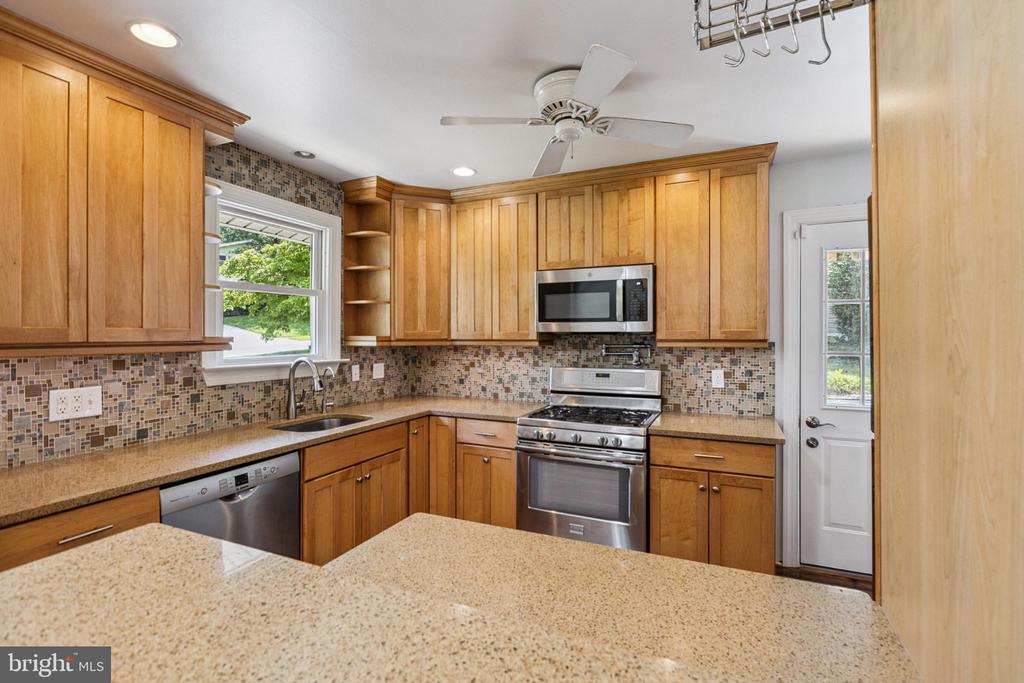 2108 PEACHTREE DRIVE