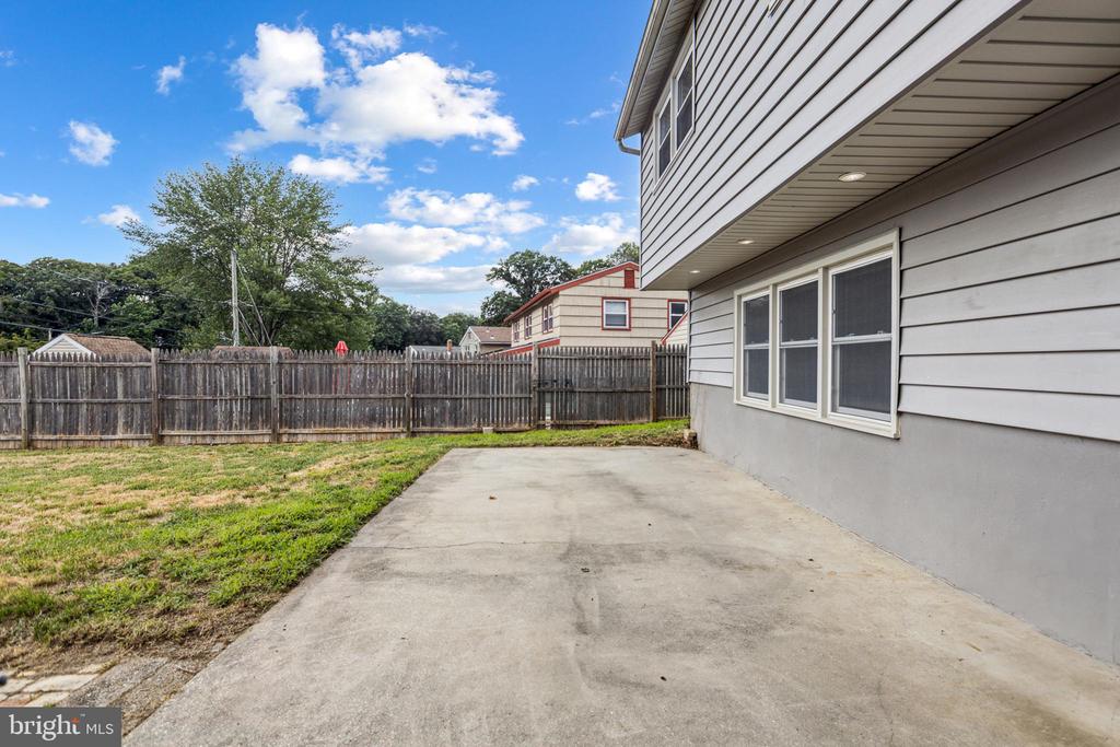 2108 PEACHTREE DRIVE