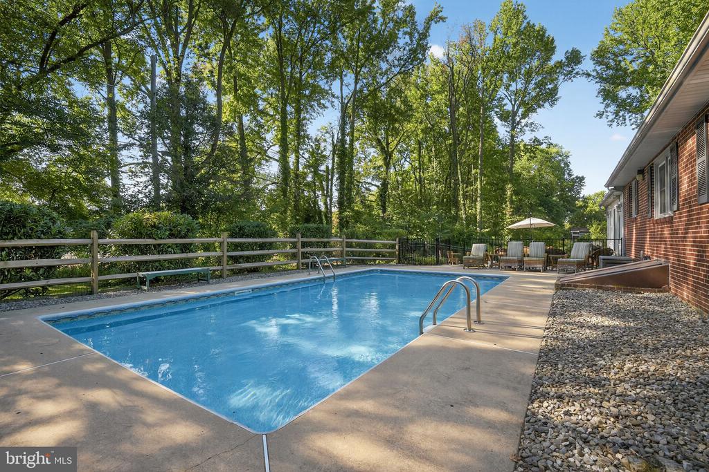 600 RIVER ROAD