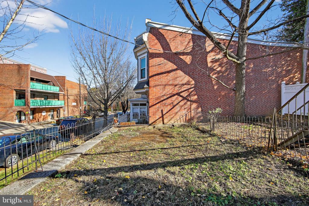 1531 DELAWARE AVENUE