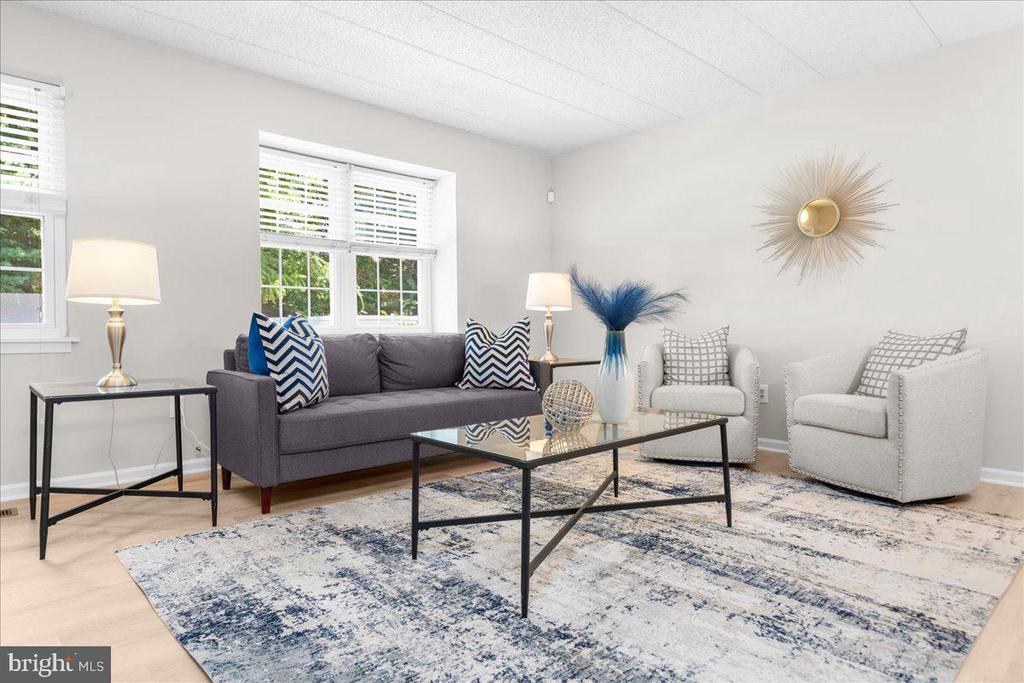 750 E MARSHALL STREET Unit: 302