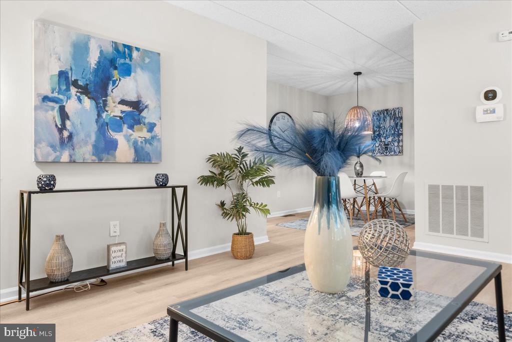 750 E MARSHALL STREET Unit: 302