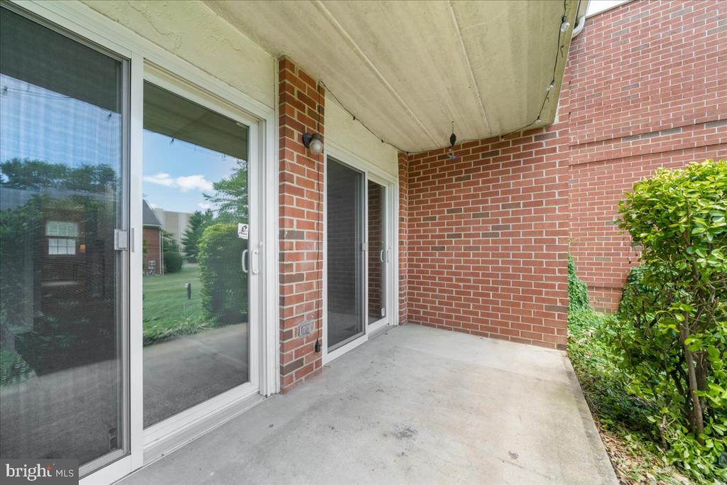 750 E MARSHALL STREET Unit: 302