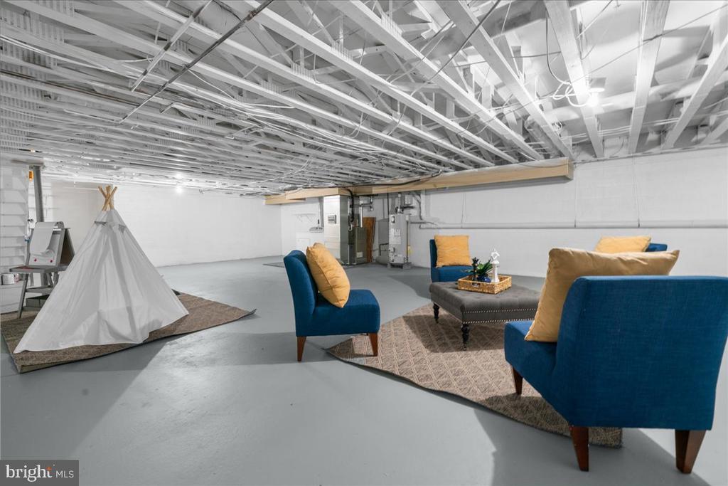 750 E MARSHALL STREET Unit: 302