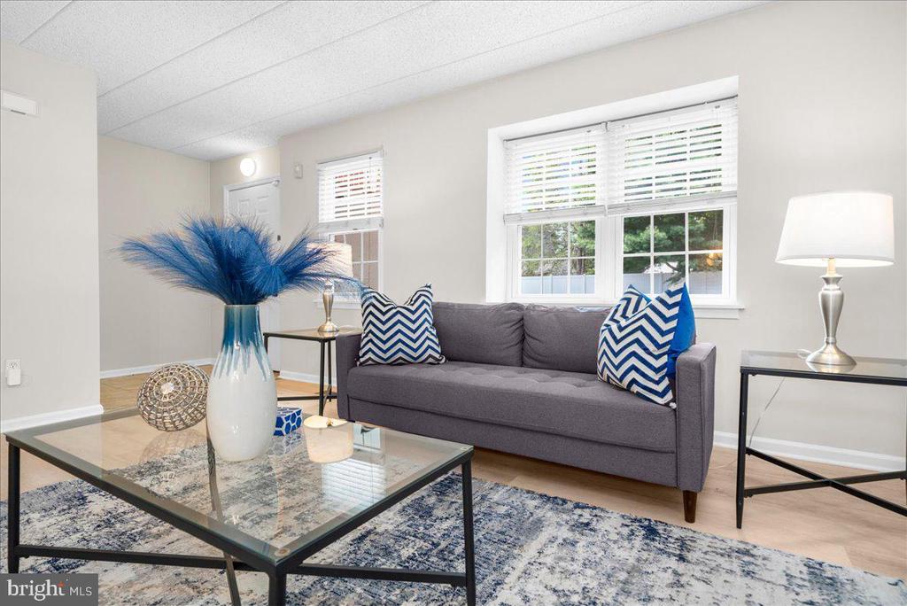 750 E MARSHALL STREET Unit: 302