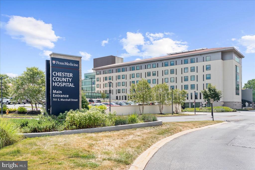 750 E MARSHALL STREET Unit: 302