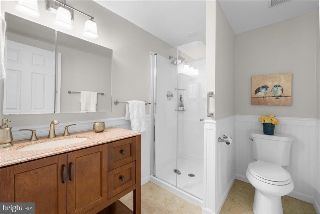 750 E MARSHALL STREET Unit: 302