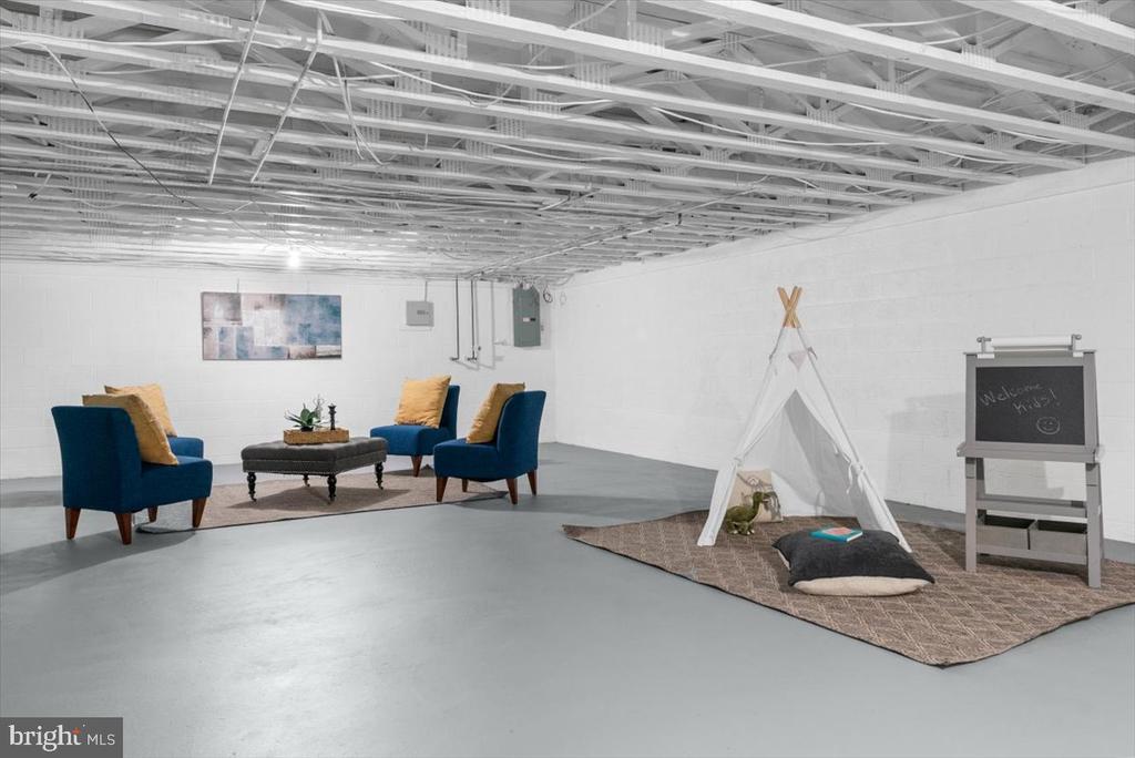 750 E MARSHALL STREET Unit: 302