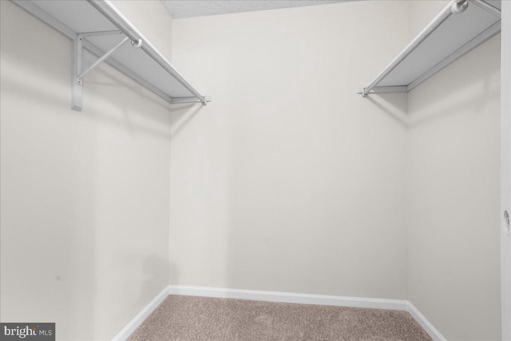 750 E MARSHALL STREET Unit: 302