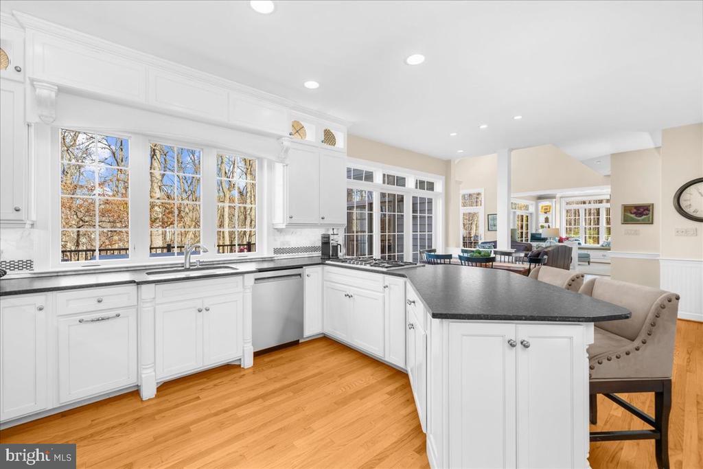1662 WATERGLEN DRIVE