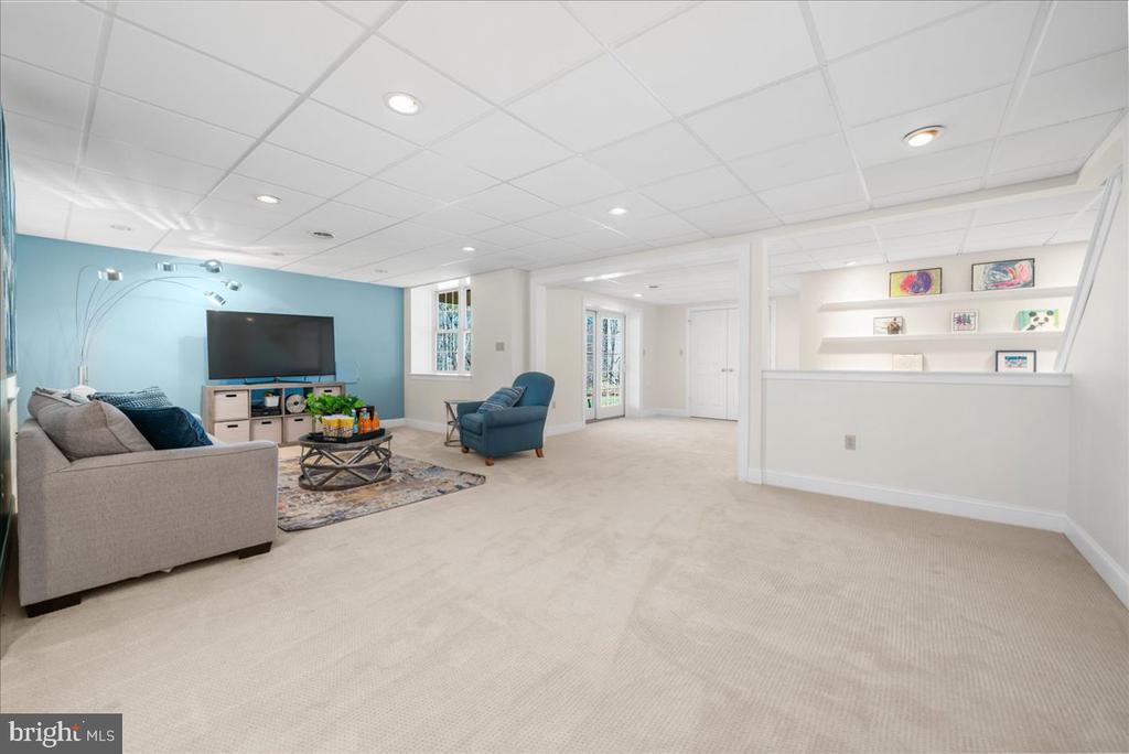 1662 WATERGLEN DRIVE