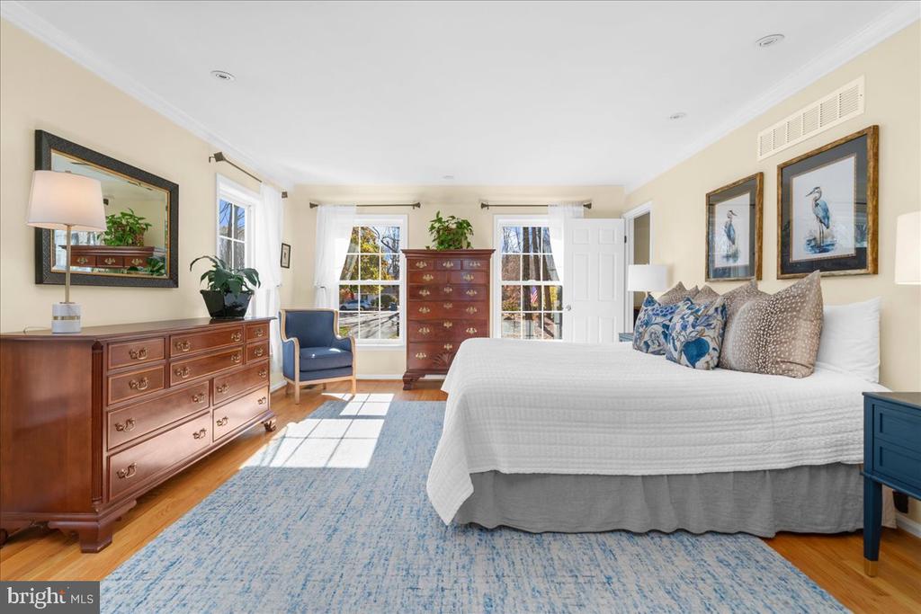 1662 WATERGLEN DRIVE