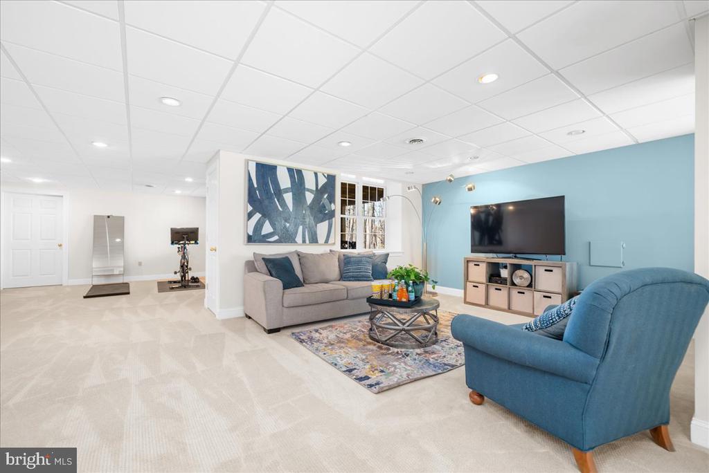 1662 WATERGLEN DRIVE