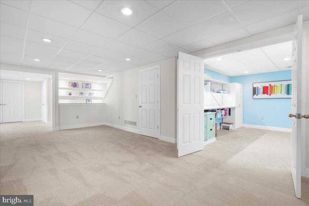 1662 WATERGLEN DRIVE