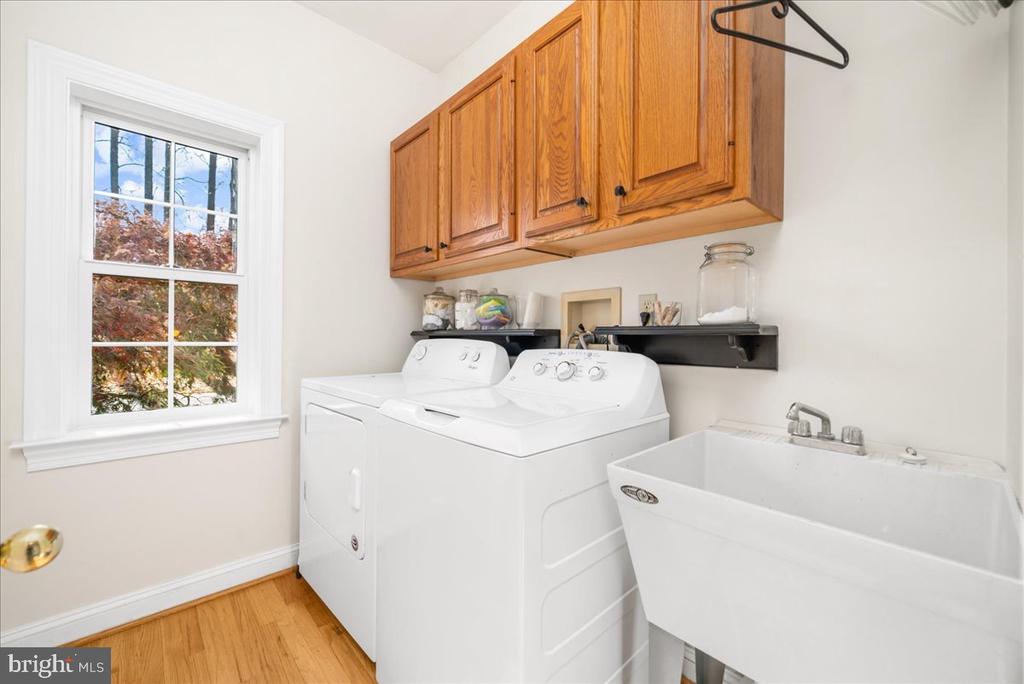 1662 WATERGLEN DRIVE