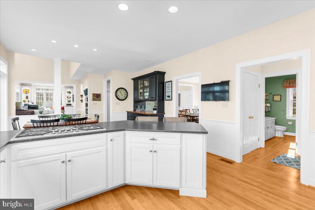 1662 WATERGLEN DRIVE