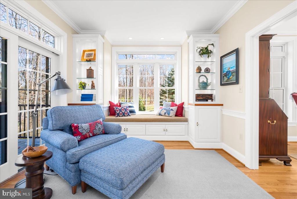1662 WATERGLEN DRIVE