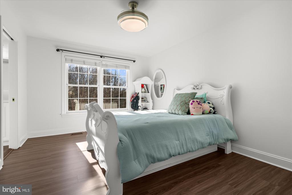 605 PERRY DRIVE
