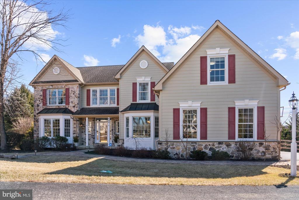 605 PERRY DRIVE