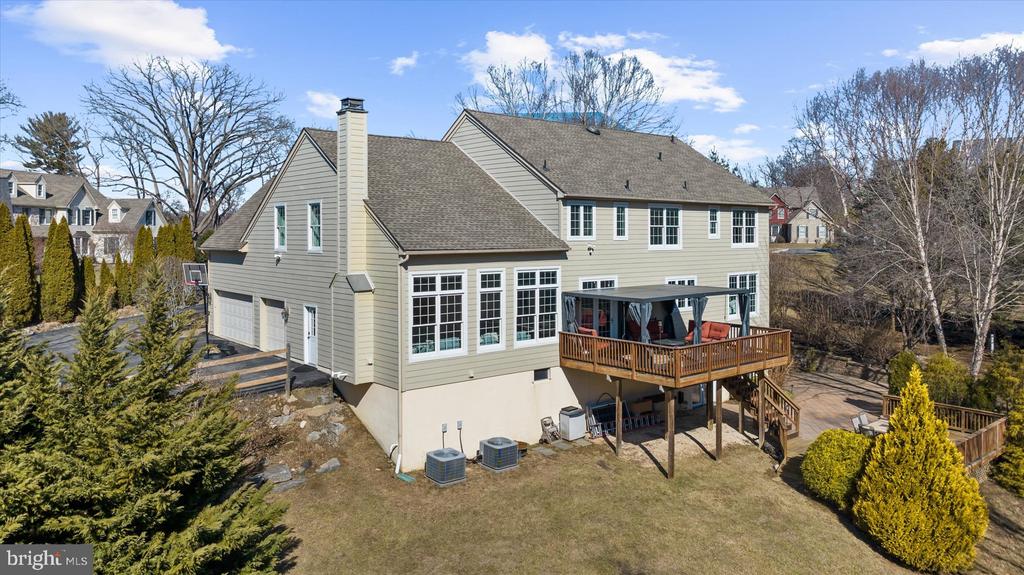 605 PERRY DRIVE