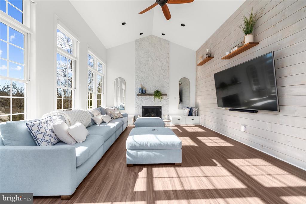 605 PERRY DRIVE