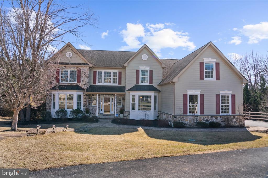 605 PERRY DRIVE