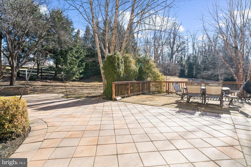 605 PERRY DRIVE