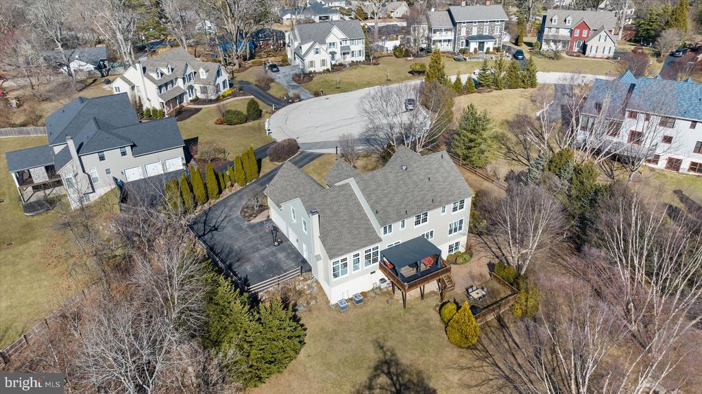 605 PERRY DRIVE