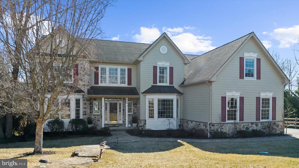 605 PERRY DRIVE