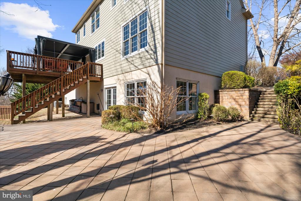 605 PERRY DRIVE